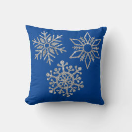 Zilveren sneeuwvlokken op Winter Blue Kussen