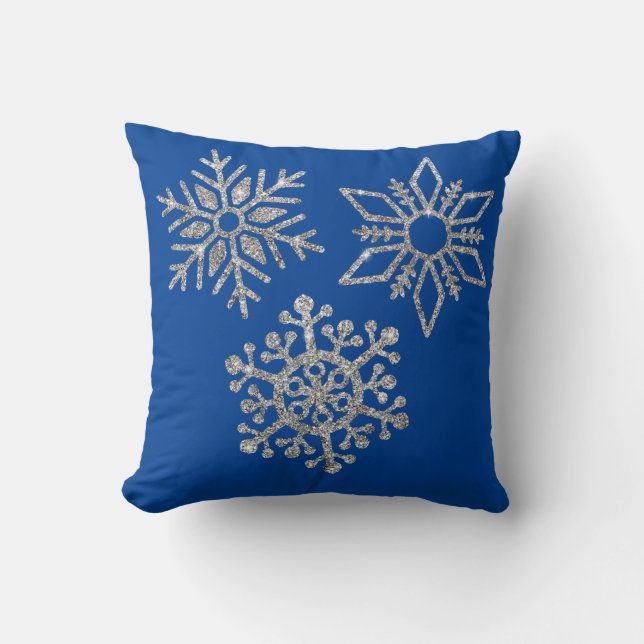Zilveren sneeuwvlokken op Winter Blue Kussen (Voorkant)