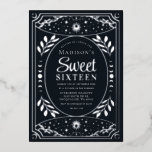Zilveren Tarot Witchy Sweet 16 Verjaardagsfeest Folie Uitnodiging<br><div class="desc">Elegant en modern design geïnspireerd door een tarotkaart. U kunt dit verder aanpassen door op de "PERSONALIZE"knoop te klikken. Overeenkomende objecten in onze winkel voor een compleet partijthema.</div>
