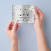 Zilveren witte bloemen bruiloft Save the Date Flyer (Hand)