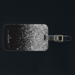 Zilveren Zwarte Meisjesachtige Glitter Glans Monog Bagagelabel<br><div class="desc">Zilveren en Zwarte Glitter Glans Monogram Naam en Initiaal Kussen. Het bagagelabel is het perfecte cadeau voor een sweet 16 verjaardag,  trouwdag,  bruidsfeest,  babyshower of vrijgezellenfeest voor iemand die haar kamer stijlvol inricht.</div>
