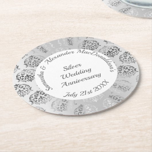 Zilvergrijs damast bruiloft of jubileum ronde kartonnen onderzetter (Gebogen)