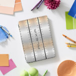 Zilvergrijs geborsteld aluminium geometrisch ontwe iPad pro cover<br><div class="desc">Elegant modern metallisch masculine design. Afbeelding van een zilvergrijze geborstelde aluminiumtextuur met masculinaire accenten en aanpasbaar monogram.</div>