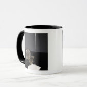 Zilvertabletkat drink crème uit de vloer mok (Voorkant links)