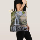 Zilvervallei Waterval Sereniteit Tote Bag (Dichtbij)