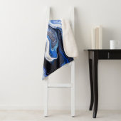 Zilverwitte, diepe zeeen marmeren textuur. sherpa deken (In situ)