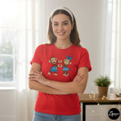 Zina and Mimo make a heart with their hands T-shirt