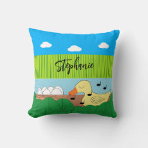 Zingende moeder eend in de buurt van water: