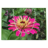 ZINNIA - Vibrant roze en crème - Groot Cadeauzakje (Voorkant)
