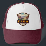 Zion National Park Illustratie Retro Badge Trucker Pet<br><div class="desc">Zion vectorkunstwerk ontwerp. Het park is een zuidwest Utah-natuur die zich onderscheidt door de steile rode kliffen van Zion Canyon.</div>