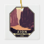 Zion National Park The Narrows Retro Keramisch Ornament<br><div class="desc">Zion vectorkunstwerk ontwerp. Het park is een zuidwest Utah-natuur die zich onderscheidt door de steile rode kliffen van Zion Canyon.</div>