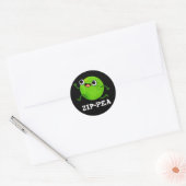 Zip-pea Funny Zippy Pea Pun Dark BG Ronde Sticker (Envelop)