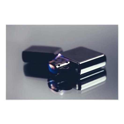 Zippo aansteker. Kunst Foto Afdruk (Voorkant)