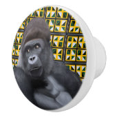 Zittend Gorilla Geel Groen Geometrisch Wildlife Keramische Knop (Rechts)