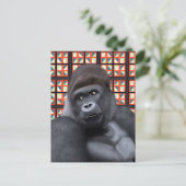 Zittend Gorilla op Rood en Blauw Geometrisch Wildl Briefkaart (Staand voorkant)