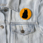 Zitterende zwarte kat op Sinaasappel Ronde Button 5,7 Cm (In situ)