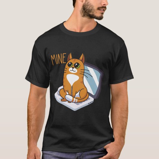 Zittingskat op Computer Funny Home Kantoor Kat T-shirt (Voorkant)