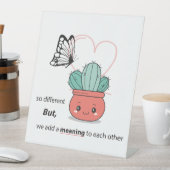 Zo anders, perfect samen - Schattige liefdespaar Reclamebord Met Voetstuk (Insitu)