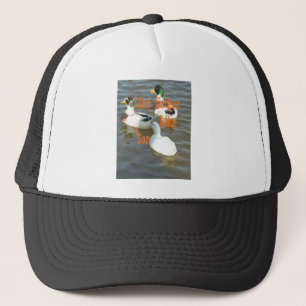 Zo vader, zo zoon. trucker pet
