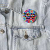 Zo ziet een feminist er uit - Tie Dye Ronde Button 5,7 Cm (In situ)