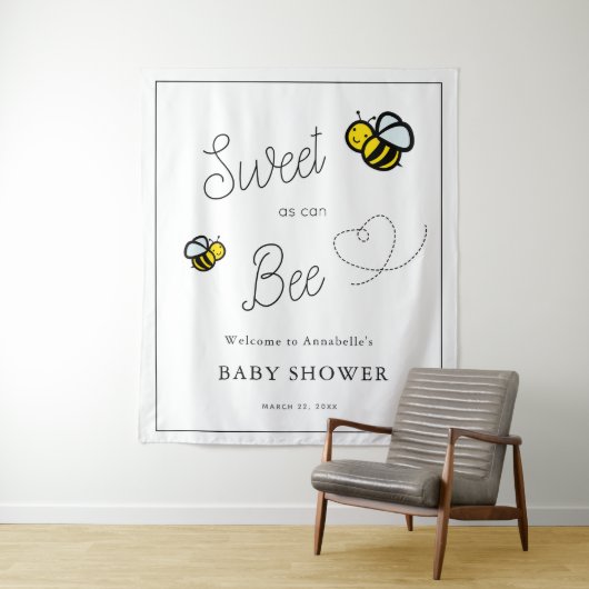 Zo zoet als een bij witte babyshower wandkleed (In situ)
