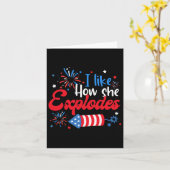 Zoals hoe ze vuurwerk ontploft grappig koppel 4th kaart (Gele Bloem)