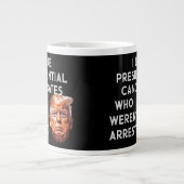 Zoals presidentskandidaten die niet werden gearres grote koffiekop (Voorkant)