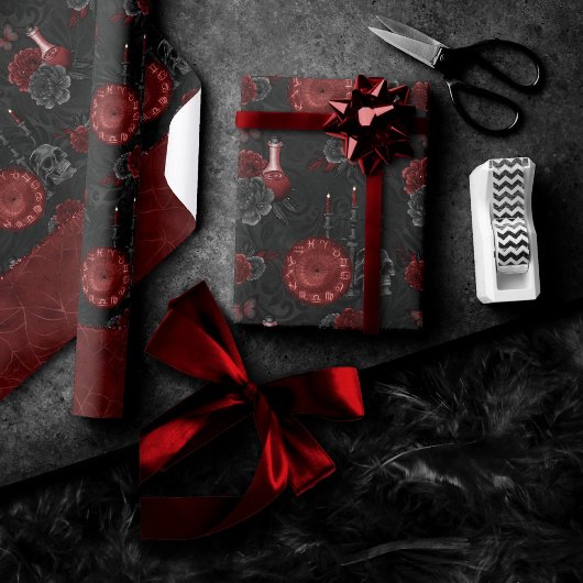 Zodiac Magic Crimson | Henna Red Gothic Skull Roos Cadeaupapier