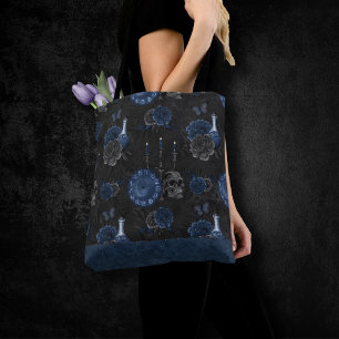 Zodiac Magic   Donkermarineblauw gotische schedel  Tote Bag