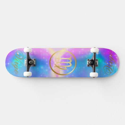 Zodiac teken Maagd goud op kleurrijke achtergrond  Persoonlijk Skateboard (Horizontaal)