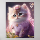 Zoe Kitten in Paarse Jurk Bloemrijke Kunst Kinderk Poster (Voorkant)