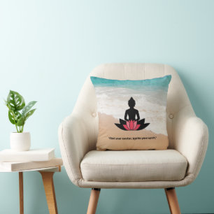 "Zoek je centrum, ontsteek je geest." YOGA LIEFHEB Kussen