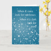 Zoek sterren wanneer het Donkere Inspirerend Citaa Kaart (Gele Bloem)