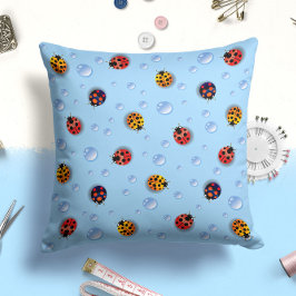 Zoele baby blauwe lieveheersbeestje insect | Kusse Kussen