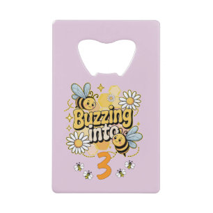Zoemend Naar Aangepaste Naam en Leeftijd Cute Bij Creditkaart Flessenopener