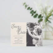 Zoenend bruidspaar in monochrome briefkaart (Staand voorkant)