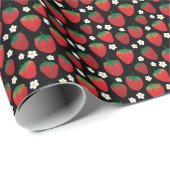 Zoet aardbeienpatroon op zwart cadeaupapier (Rol Hoek)
