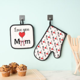 Zoet en stijlvol “Love You Mom” Ovenwant & Pannenlap Set