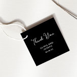 Zoet en Whimsical Zwart | Bruiloft dank u Bedankjes Labels<br><div class="desc">Deze eenvoudige en stijlvolle,  donkerzwarte bruiloft gunst labels zijn voorzien van grillige,   stijl witte script typografie die zegt "dank je." Een elegante,  klassieke minimalistische look die nog steeds uniek en eigentijds is.</div>