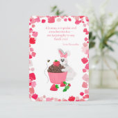 Zoet Konijn Knuffel Cupcake Aardbei Verjaardag Bedankkaart (Staand voorkant)