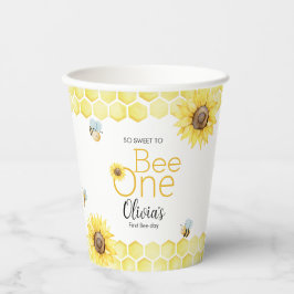 Zoet om een eerste bijendag verjaardagsfeestje te  papieren bekers