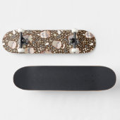 Zoet patroon gemaakt van smaakvolle cupcakes persoonlijk skateboard (Horizontaal)