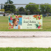 Zoet Zestien Luau, Rode Hibiscus, Aangepast Spandoek (Insitu)