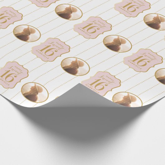 Zoete 16 Birthday Pink Gold Persoonlijke foto Cadeaupapier (Hoek)