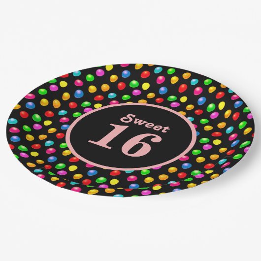 Zoete 16- en meerkleurige ballonnen op zwart papieren bordje (Gekanteld)