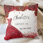 Zoete 16 rode jurk bloemen wit kussen<br><div class="desc">Voor een Sweet 16,  16th verjaardagsfeestje. Een witte achtergrond met rode confetti,  een jurk en rode rozen,  florals. De naam is geschreven met een modern handschrift. Personaliseer en voeg jouw namen en een datum toe.</div>