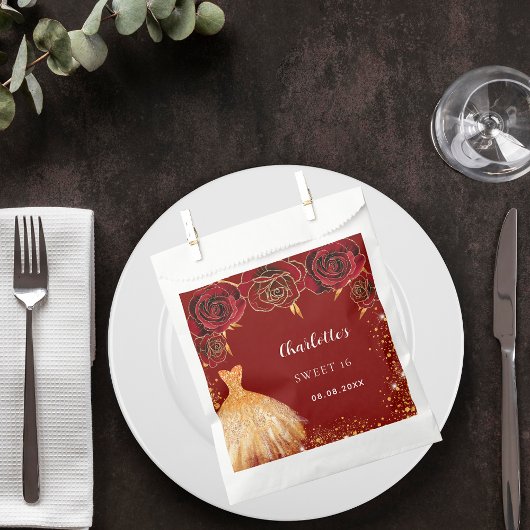 Zoete 16 rood gouden jurk bloemen bedankzakje