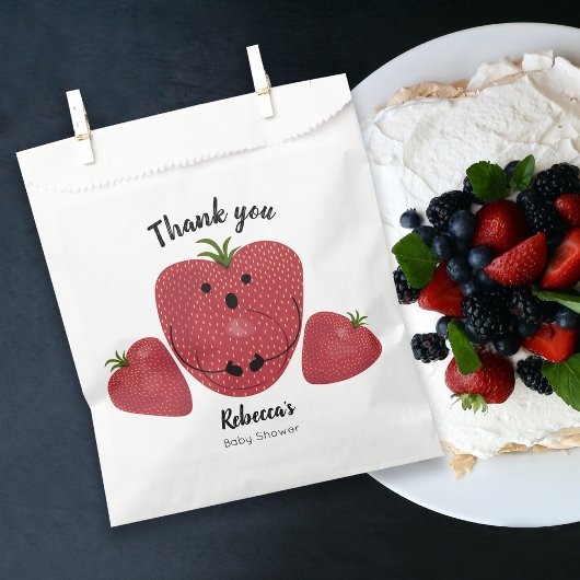 Zoete aardbei baby shower bedankzakje