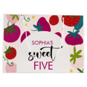 Zoete aardbei kinderen verjaardag groot cadeauzakje (Achterkant)