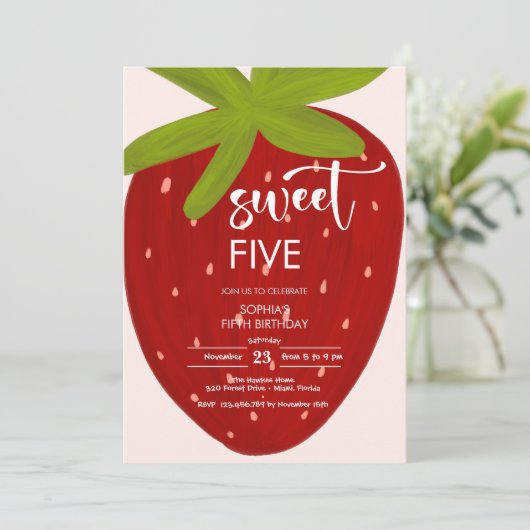 Zoete aardbei kinderen verjaardag kaart (Staand voorkant)